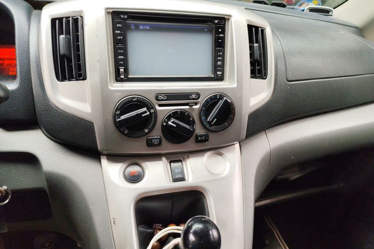 Used Nissan NV200 2013 1.6L Luxury Model China IV Standard