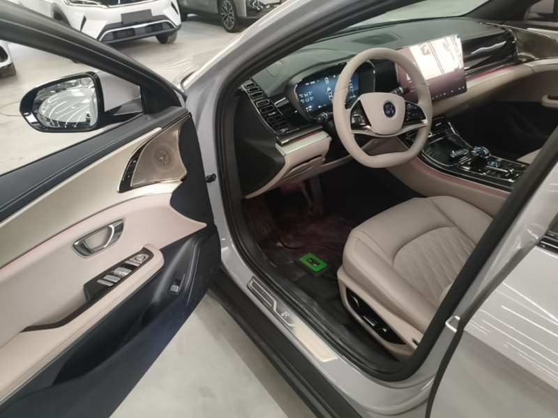 Used BYD Han 2025 DM-i Smart Drive 125KM Prestige Model — 15
