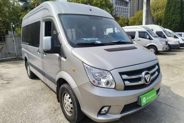 Used Foton Toano 2023 2.0T Automatic Jixiang Multi-Function Long-Wheelbase Mid-Height Rear Single Tire – Available in 6/7/9-Seater Configurations Front Right 45 Deg