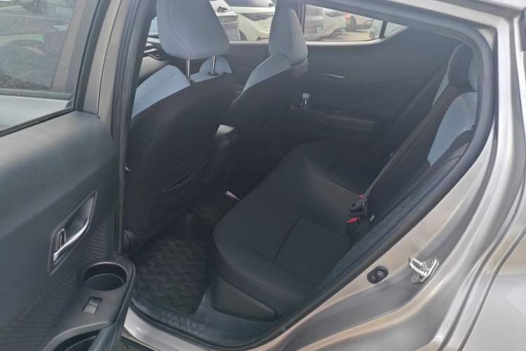 Used Toyota IZOA 2020 2.0L Yi Xiang CARE