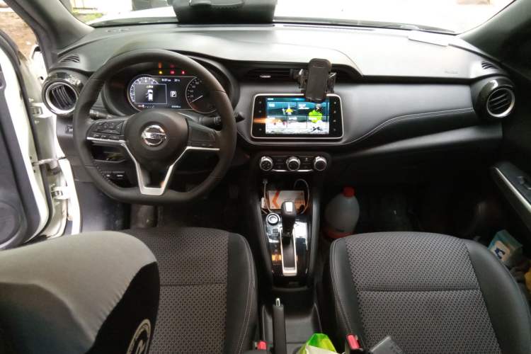 Used Nissan Kicks 2018 1.5L CVT Smart Connect Luxury Edition
