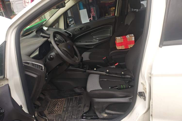 Used Ford EcoSport 2013 1.5L Manual Comfort Model Left Front Seat
