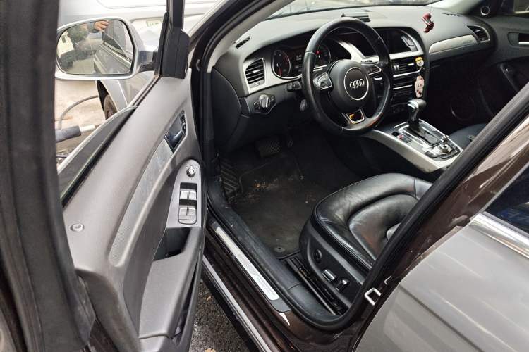 Used Audi A4 2014 40 TFSI allroad quattro plus version Driver Seat