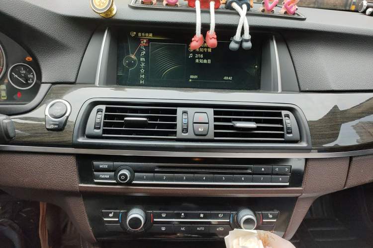 Used BMW 5 Series 2014 525Li Luxury Design Package