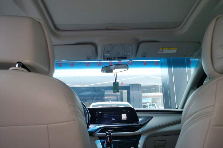 Used Buick GL8 2021 ES Landtrek 653T Comfort Edition