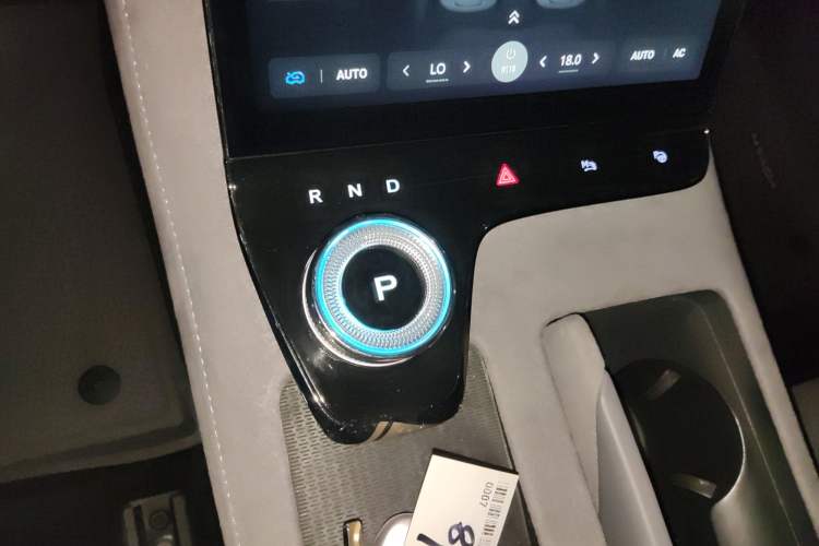 Used VOYAH PASSION 2024 PHEV Four-Wheel Drive Ultra-Long Range Flagship Model