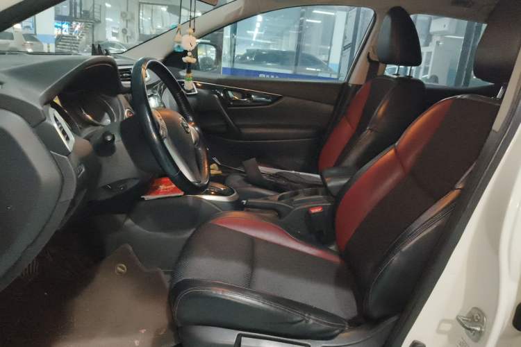 Used Nissan Qashqai 2016 2.0L CVT Luxury Edition Left Front Seat