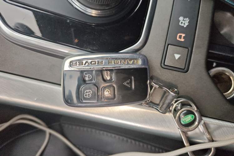 Used Land Rover Range Rover Evoque 2018 240 PS SE Smart Brilliance Edition