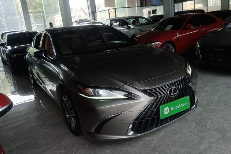 Used Lexus ES 2022 200 Excellence Edition
