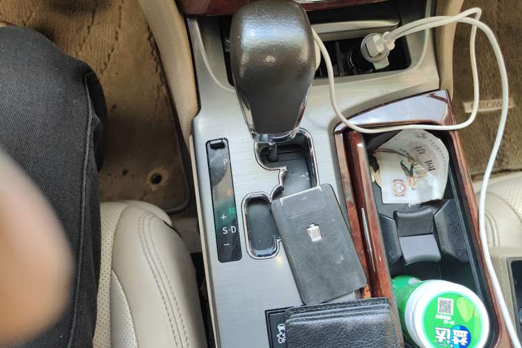 Used Toyota Crown 2012 2.5L Royal Leather Edition Gear Lever