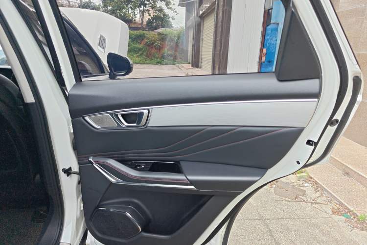 Used Bestune T99 2020 20TD Automatic Prestige Edition Interior 6