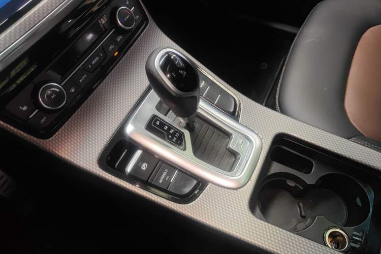 Used Geely Auto Emgrand GS 2016 Sport Edition 1.3T Automatic ZhenShang Model Gear Lever