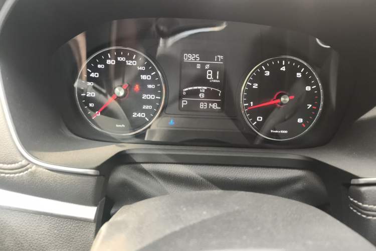 Used Roewe RX5 2016 20T Two-Wheel Drive Automatic Internet Smart Edition
