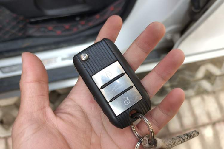 Used Roewe RX5 2018 20T Two-Wheel Drive Manual Internet Smart Edition