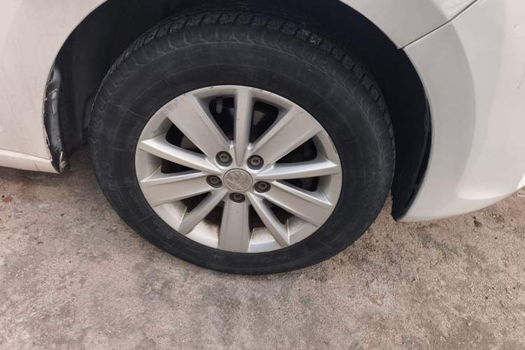 Used Skoda Rapid 2013 1.6L Manual Enjoyment Model