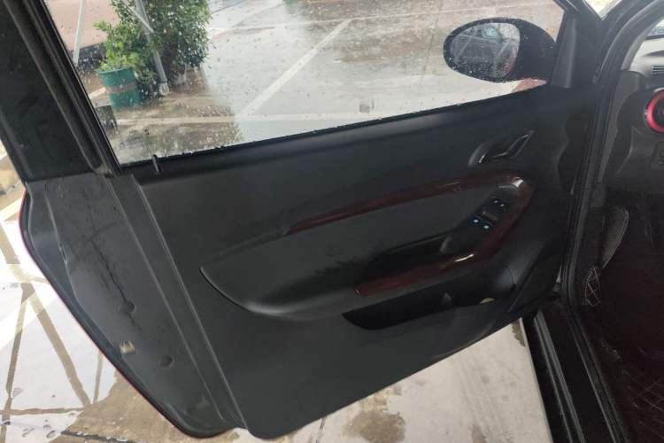 Used Chery New Energy Little Ant 2022 Updated Version Sweet Pink Edition Full-Sugar Version 30.6 kWh 30 kW 301 km