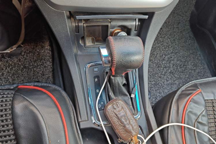 Used Geely Auto Emgrand 2015 Sedan 1.5L CVT Upward Version