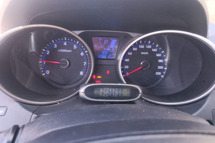 Used Hyundai ix35 2015 2.0L Automatic 2WD Smart Type China IV