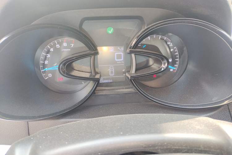 Used Dongfeng Aeolus AX7 2015 2.0L Automatic Zhiyi Trim