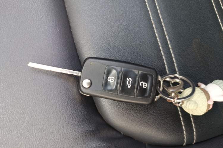 Used Volkswagen Santana 2016 1.6L Automatic Fashion Edition Interior 1