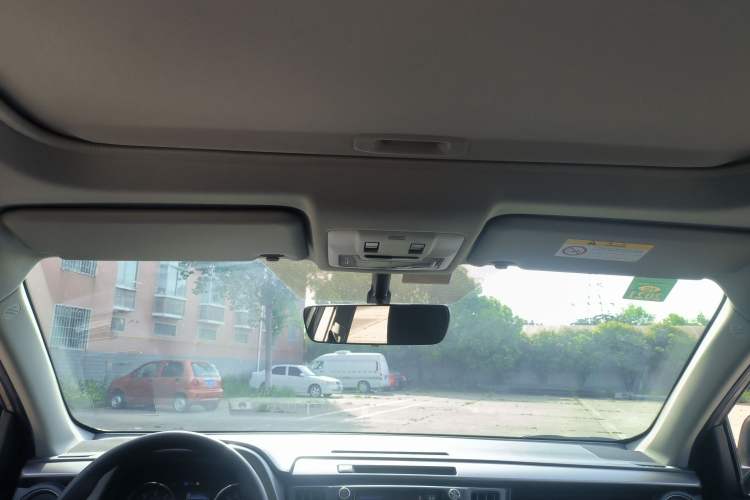 Used Toyota RAV4 2019 2.0L CVT Two-Wheel Drive Fashion X Limited Edition China VI Standard Headliner