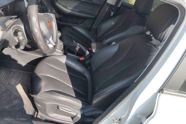Used Roewe i5 2020 1.5L Manual 4G Connect Leehao Flagship Edition
