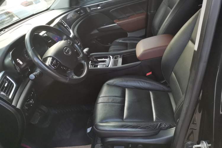 Used GAC Trumpchi GS7 2017 320T Two-Wheel-Drive Luxury Model