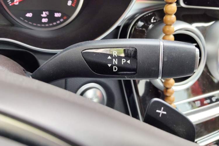 Used Mercedes-Benz GLC 2017 GLC 260 4MATIC Dynamic Edition Gear Lever