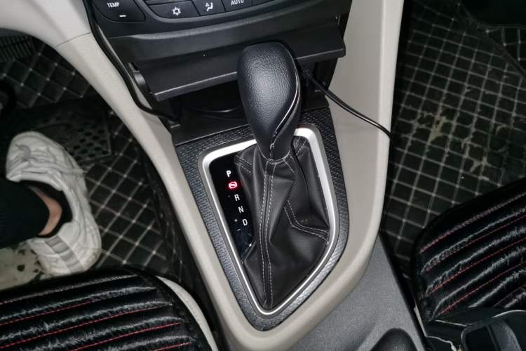 Used Buick GT 2019 15T Dual-Clutch Connected Elite Version China V Standard Gear Lever