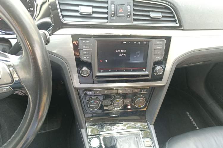 Used Volkswagen Lamando 2015 280TSI DSG Luxury Edition
