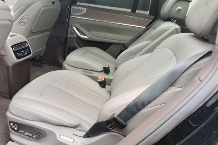 Used Denza N9 2025 Flagship Model
