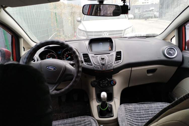 Used Ford Fiesta 2013 Sedan 1.5L Manual Fashion Edition
