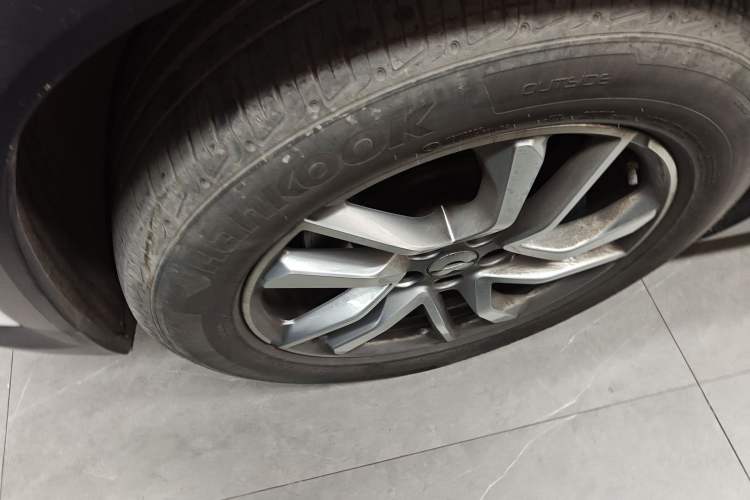 Used Nio EC6 2020 465 km Sport Edition Left Front Wheel Hub