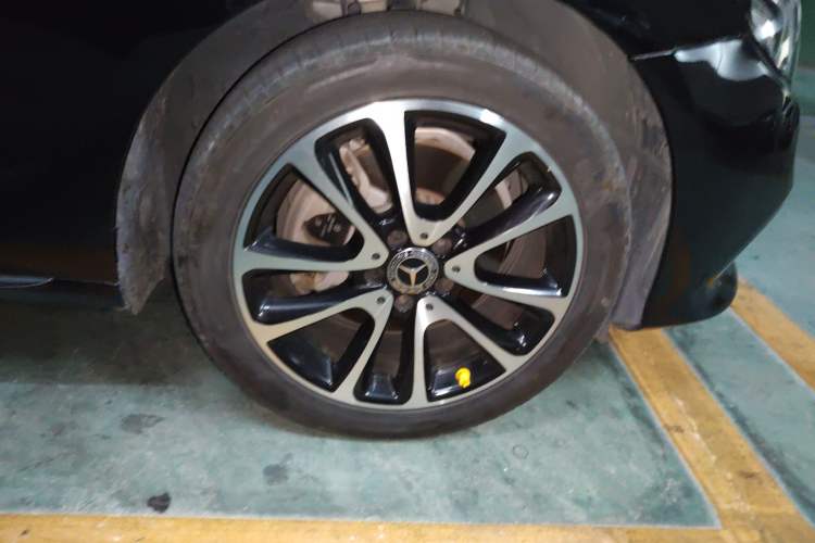 Used Mercedes-Benz E-Class 2018 E 200 L
