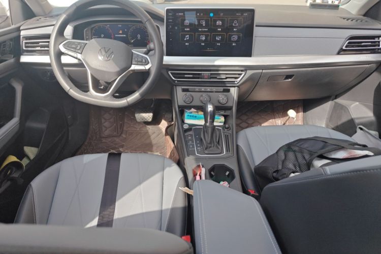 Used Volkswagen Lavida 2023 1.5L Automatic 5 Million Edition Center Console