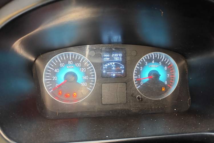 Used SRM Jinhaishi M 2024 1.5L Engineering Lion Passenger Van 5/6/7 Seats Odometer Close Up