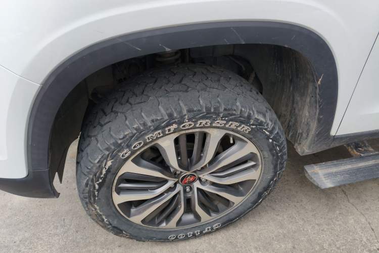 Used Roewe RX8 2018 30T Smart Connectivity All-Wheel Drive Supreme Edition Exterior 4