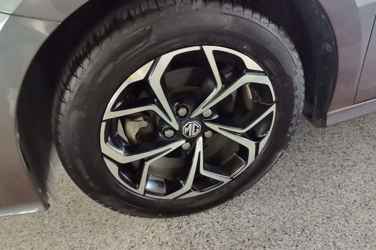 Used MG 5 2021 180 DVVT CVT Youth Luxury Edition Exterior 4