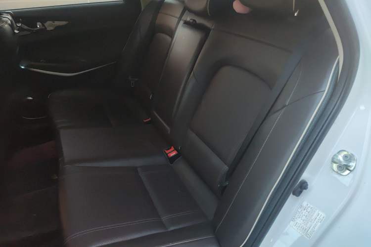 Used CHANGAN Raeton CC 2018 1.5T Automatic Haoya Model Guangmang Edition China V Standard Left Rear Seat