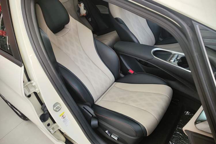 Used BYD Dolphin 2023 420 km Fashion Edition
