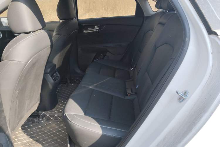 Used Kia K3 2021 1.5L CVT Fashion Edition Interior 4