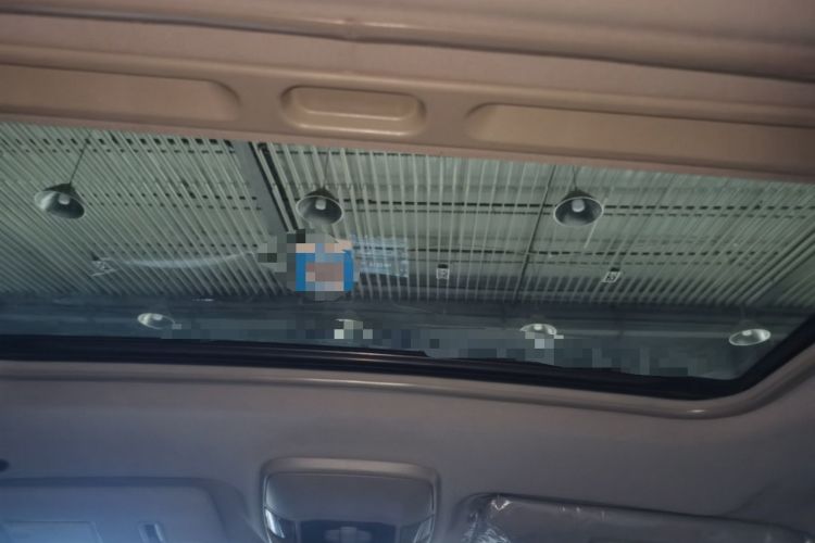 Used SsangYong Rodius 2014 2.0T Diesel Two-Wheel Drive Luxury Navigation Edition
