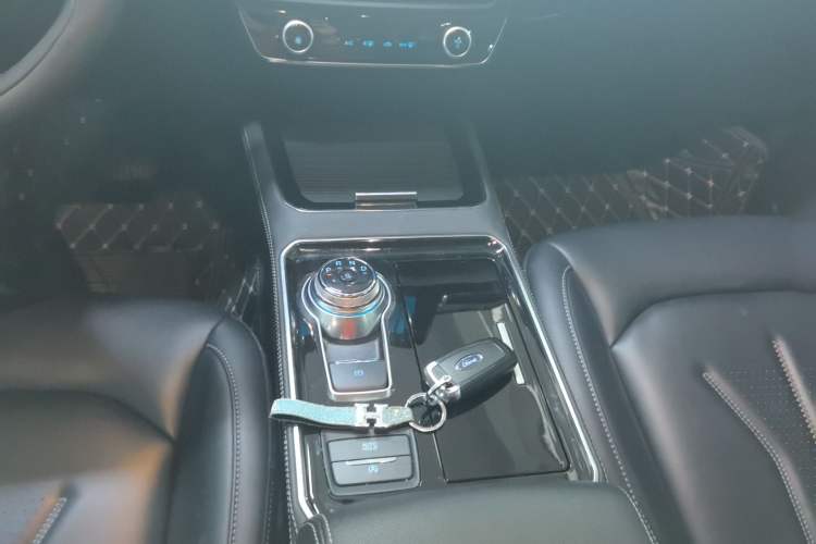 Used Ford Edge 2021 PLUS EcoBoost 245 Two-Wheel-Drive Platinum Edition 5 Seats
