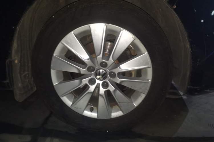 Used Volkswagen Lavida 2013 Restyled Classic 1.6L Manual Comfort Edition
