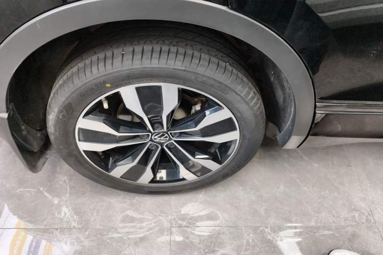 Used Volkswagen Tiguan L 2023 330TSI Automatic Two-Wheel Drive R-Line Flagship Edition Right Rear Wheel Hub