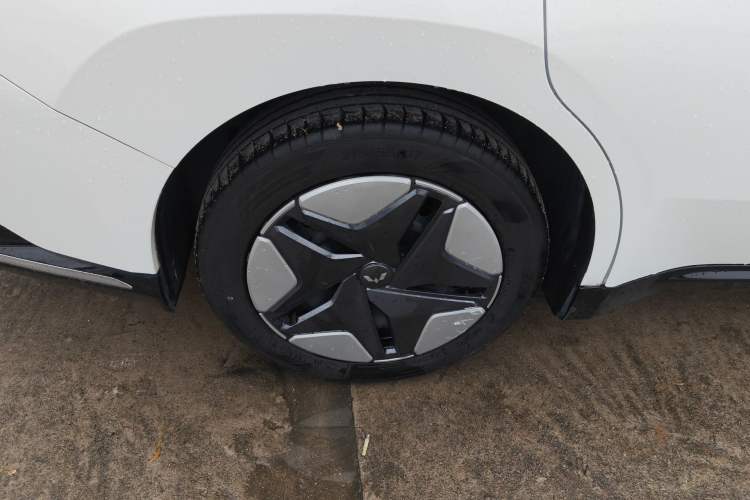 Used Wuling E5 2024 410 km Standard Version