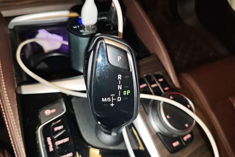 Used BMW 5 Series New Energy 2019 Updated Version 530Le Luxury Package Gear Lever