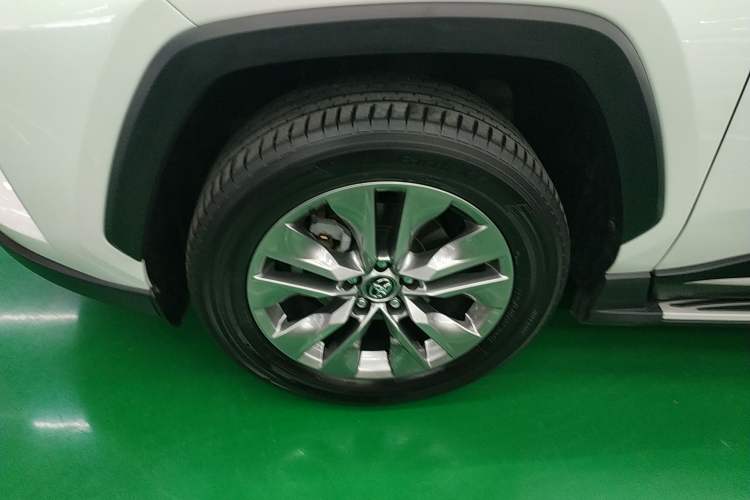 Used Toyota Wildlander 2023 2.0L CVT Two-Wheel Drive Leading Edition Left Front Wheel Hub