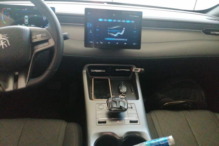 Used BYD Qin PLUS 2025 DM-i Smart Drive 55KM Leading Model Audio And AC Panel