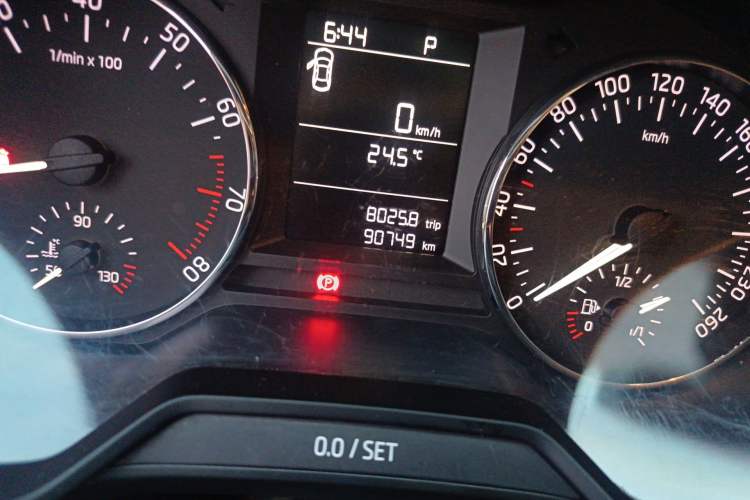 Used Skoda Octavia 2017 1.6L Automatic Chuanxing Edition Odometer Close Up